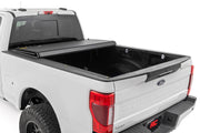 Cubierta de Caja Rígida Tri-Plegable Abatible | 6'10" Bed | Ford F-250/F-350 Super Duty (17-26)