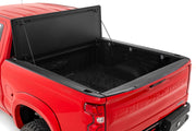 Cubierta de Caja Rígida Tri-Plegable Abatible | 5'10" Bed | Chevy/GMC Sierra 1500 (19-26)/Silverado 1500 (19-26)
