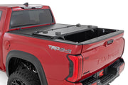 Cubierta de Caja Rígida de Perfil Bajo | 5'7" Bed | Organización de Carga | Toyota Tundra (22-26)
