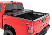 Cubierta de Caja Rígida Tri-Plegable Abatible | 5' Bed | Nissan Frontier 2WD/4WD (22-26)