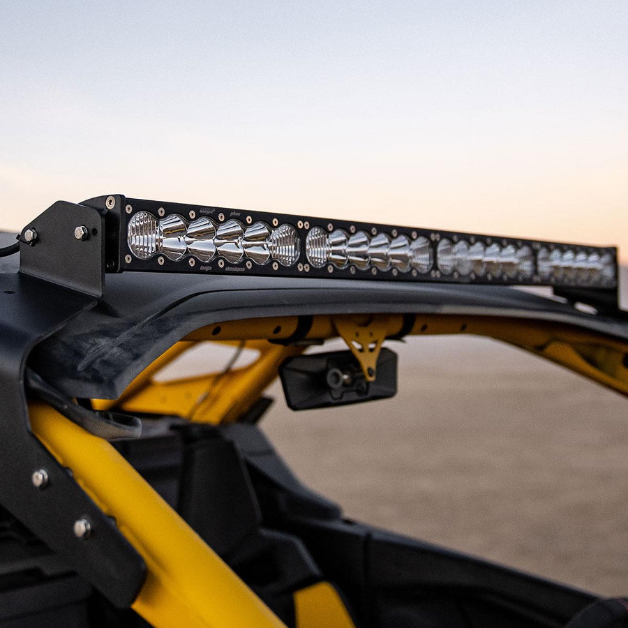 Barra de luz LED Baja Designs Can-Am Maverick R 40" OnX6+ Roof Mount Kit - Can-Am Maverick R 2024-2026 (Light Pattern: Driving/Combo, Color: Clear)