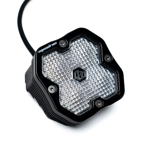 Luz Auxiliar LED Baja Designs Squadron 2.0 Sport negro Angled Flush Mount LED Auxiliary Light Pod | Universal