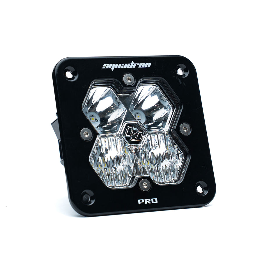 Luz auxiliar LED Baja Designs Squadron 2.0 Pro Black Flush Mount LED Auxiliary Light Pod - Universal (Light Pattern: Driving/Combo, Color: Clear)