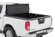 Cubierta de Caja Rígida Tri-Plegable Abatible | 5' Bed | Nissan Frontier 2WD/4WD (05-21)