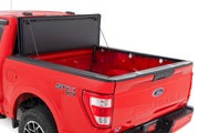 Cubierta de Caja Rígida Tri-Plegable Abatible | 5'7" Bed | Ford F-150 2WD/4WD (2015-2020)