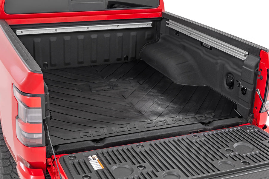 Tapete de Caja | 5' Bed | Logo RC | Nissan Frontier 2WD/4WD (2005-2026)
