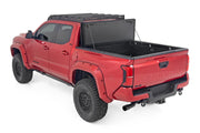 Cubierta de Caja Rígida Tri-Plegable Abatible | 5' Bed | Toyota Tacoma 2WD/4WD (2024-2026)