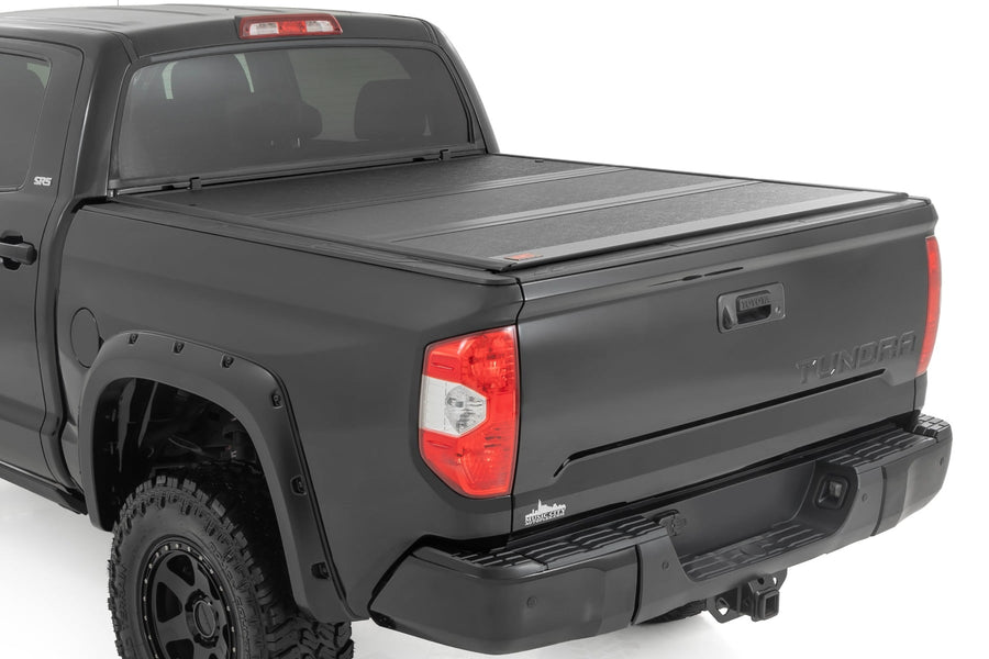 Cubierta de Caja Rígida de Perfil Bajo | 5'7" Bed | Toyota Tundra 2WD/4WD (2007-2021)