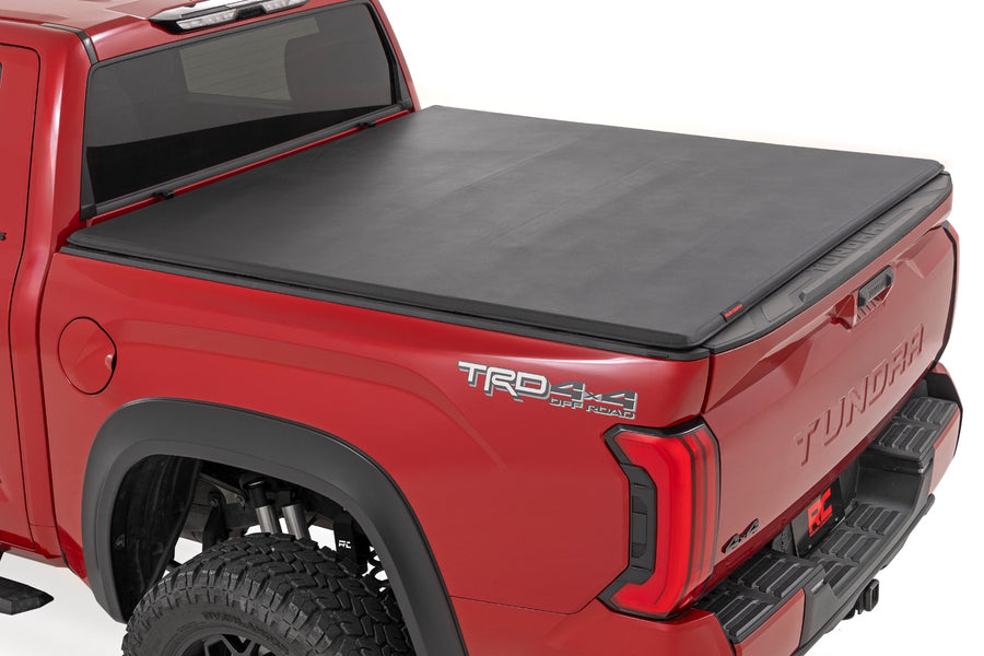 Cubierta de Caja Suave Tri-Plegable | 5'7" Bed | with and w/o OE Rail | Toyota Tundra (22-26)