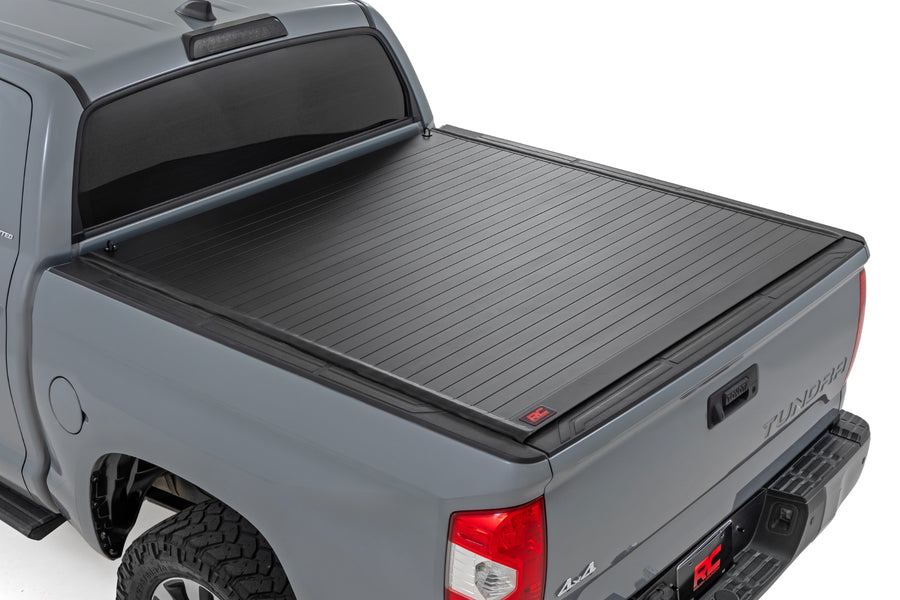 Cubierta de Caja Rígida Enrollable | 5'7" Bed | Toyota Tundra 2WD/4WD (2007-2021)