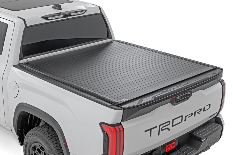 Cubierta de Caja Rígida Enrollable | 5'7" Bed | Toyota Tundra 2WD/4WD (2022-2026)