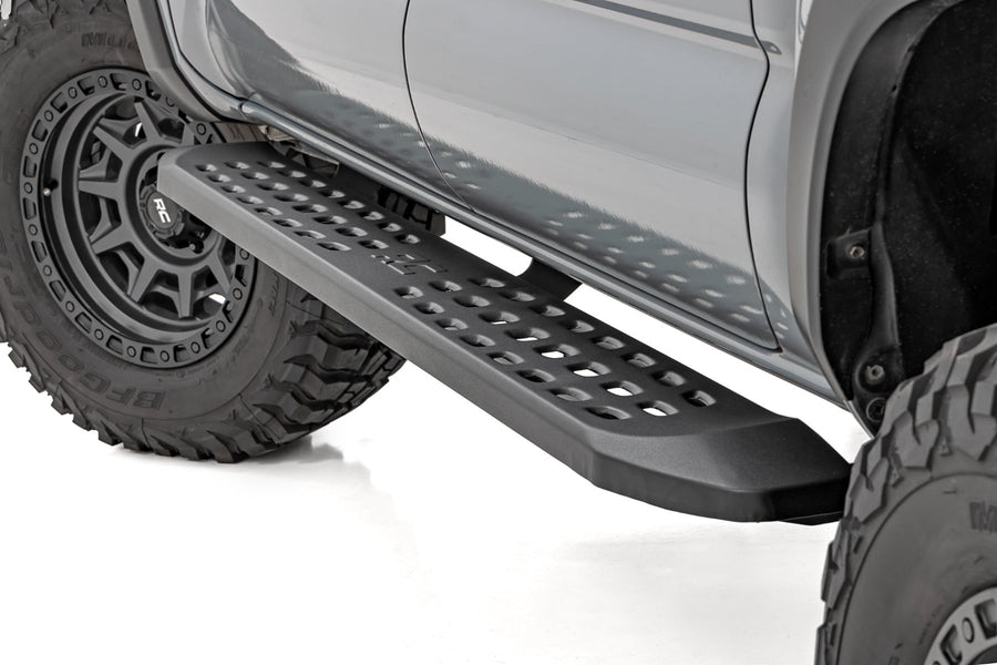 RPT2 Estribo | Cabina Doble | Negro | Toyota Tacoma 2WD/4WD (2016-2023)