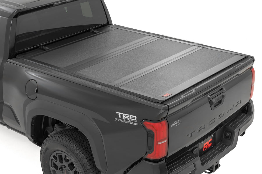 Cubierta de Caja Rígida Tri-Plegable Abatible | 6' Bed | Toyota Tacoma 2WD/4WD (2024-2026)