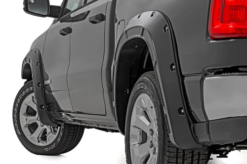 Guardabarros Defender | PW7 Bright Blanco | Ram 1500 2WD/4WD (2025-2026)