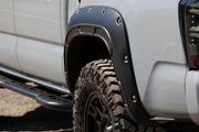 Guardabarros Defender | 1G3 Magnetic Gris | Toyota Tacoma 2WD/4WD (16-23)