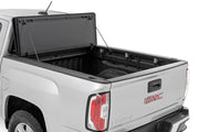 Cubierta de Caja Rígida Tri-Plegable Abatible | 5' Bed | Chevy/GMC Canyon/Colorado (15-26)