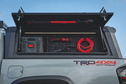 Contenedor Lateral Molle para Tapa de Caja | Drivers Side | Toyota Tacoma (16-23)