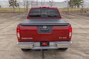 Cubierta de Caja Rígida de Perfil Bajo | 5' Bed | Organización de Carga | Nissan Frontier (05-21)