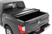 Cubierta de Caja Suave Tri-Plegable | 5'7" Bed | Nissan Titan 2WD/4WD (2017-2024)