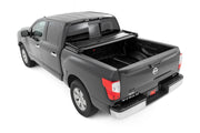 Cubierta de Caja Suave Tri-Plegable | 5'7" Bed | Nissan Titan 2WD/4WD (2017-2024)